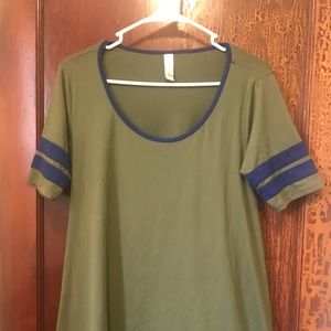 Super soft LuLaRoe top!